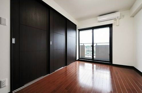 横浜市西区伊勢町３丁目の賃貸マンションの洋室