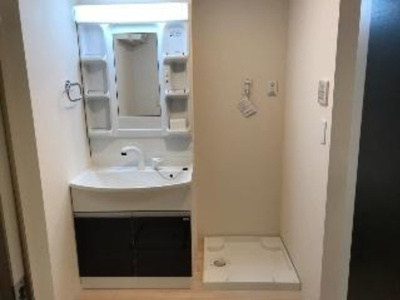 【独立洗面台】 | アベニュー仁戸名Ⅲ | ※同物件・反転タイプの写真です。