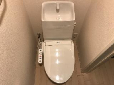 【トイレ】 | アベニュー仁戸名Ⅲ | ※同物件・反転タイプの写真です。