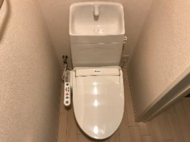 【トイレ】 | アベニュー仁戸名Ⅲ | ※同物件・反転タイプの写真です。