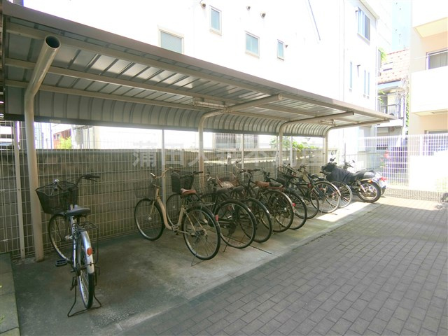 J-CRESTジェイクレスト羽田のその他共用部分|屋根付き駐輪場