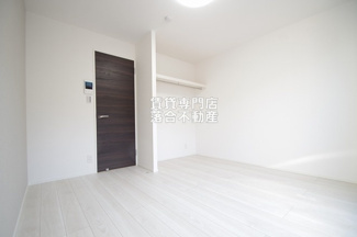 【寝室】 | カインドネス橋本East | 落ち着いた色調のお部屋♪