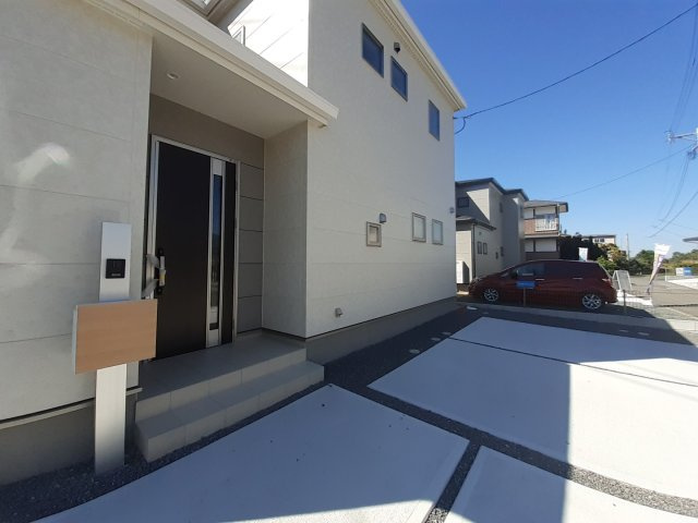 熊本市南区浜口町の新築一戸建の玄関