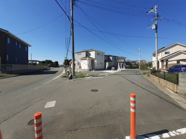 熊本市南区浜口町の新築一戸建の前面道路含む現地写真