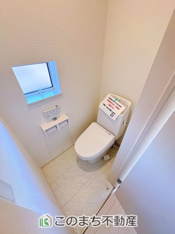 ハートフルタウン宇都宮市清住3丁目3013番のトイレ|同社施工物件の写真です。※建具やフローリング、その他仕様が違う場合がございます。