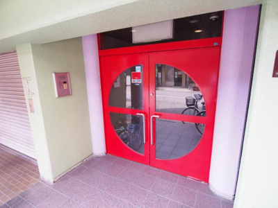 【エントランス】 | 丸栄マンション九条 | ゆとりのあるエントランスです