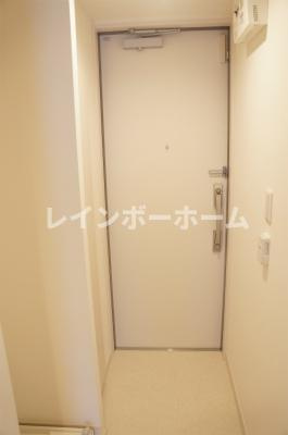 リブリ・deuxSoleil中里の玄関