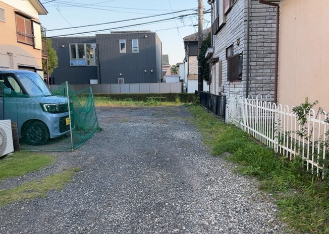【外観】 | 大野台売地 | 現地に行くなら、物件の周囲の地形がどうなっているかを見ることも大切です。周辺より低くなっている土地では、大雨などで水が集まりやすいため、地盤が弱くなっているということも考えられるため、注意が必要です。