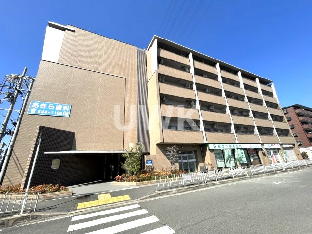 アルデール・Bの外観