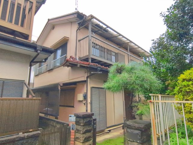 富士見市上沢２丁目の中古一戸建の外観|鶴瀬、ふじみ野の2駅徒歩圏内で便利♪
敷地面積39坪、5DK中古一戸建て！
資料請求やご見学などお気軽にお問い合わせください。