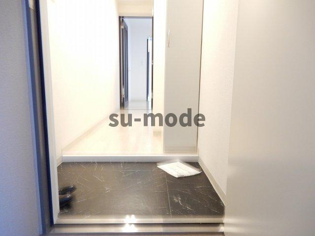 TJMODERNOEIDAI（モデルノエイダイ）の玄関