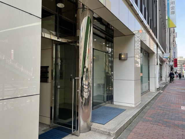 山京別館のエントランス