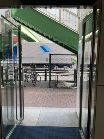 山京別館のエントランス
