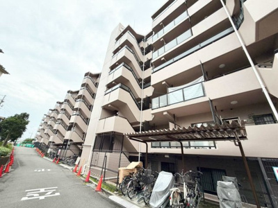 【外観】 | ベルク泉北高倉台 | クロス張り替えます♪綺麗な壁紙で部屋が明るく見えて気持ちも明るくなりますね