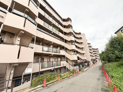 【外観】 | ベルク泉北高倉台 | ワイドバルコニーですので、洗濯物が干しやすそうですよ！洗濯物の多い日も安心ですね！