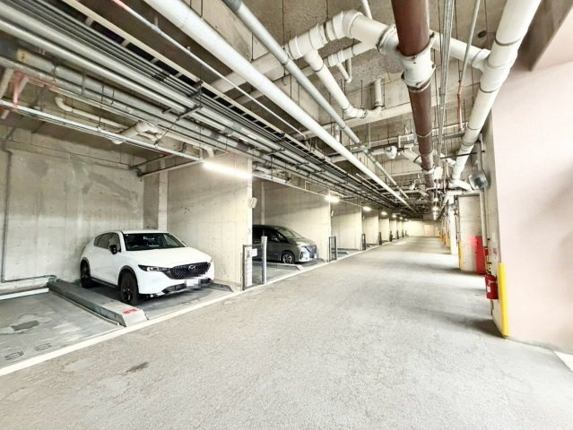 ベルク泉北高倉台の駐車場|敷地内駐車場あります（月額5000円～13000円）！愛車の置き場所に困りませんね♪※空状況要確認！！