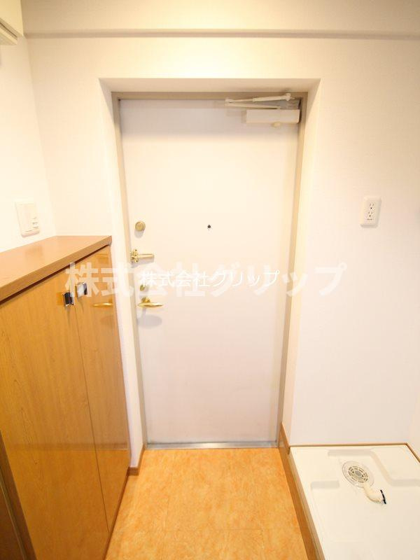 リクレイシア西横浜の玄関
