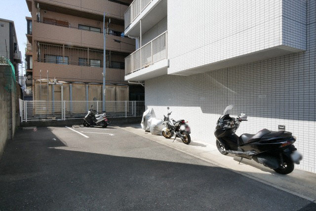 ビバス茨木の駐車場