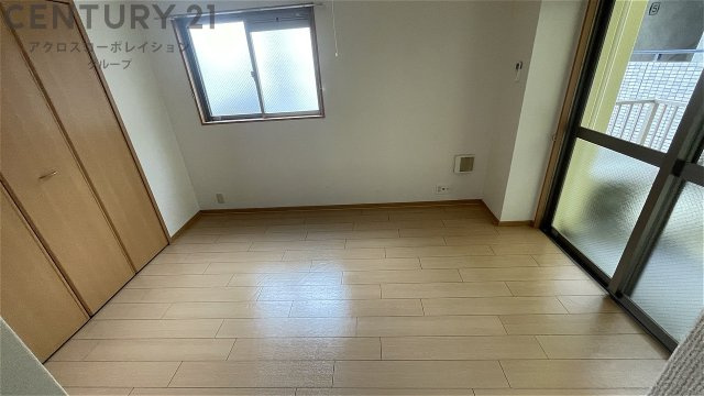 角部屋なので採光あり明るいお部屋♪