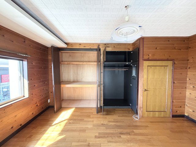 室岡店舗　住居の収納