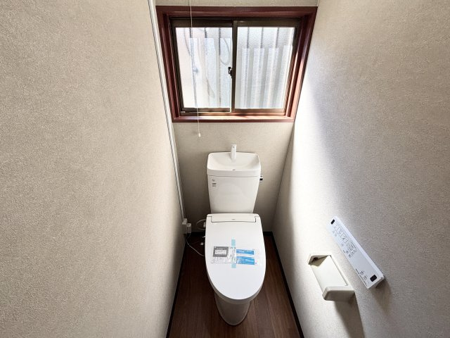 室岡店舗　住居のトイレ