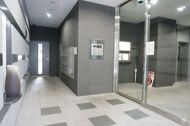 SHOWN HATSUDAI のロビー
