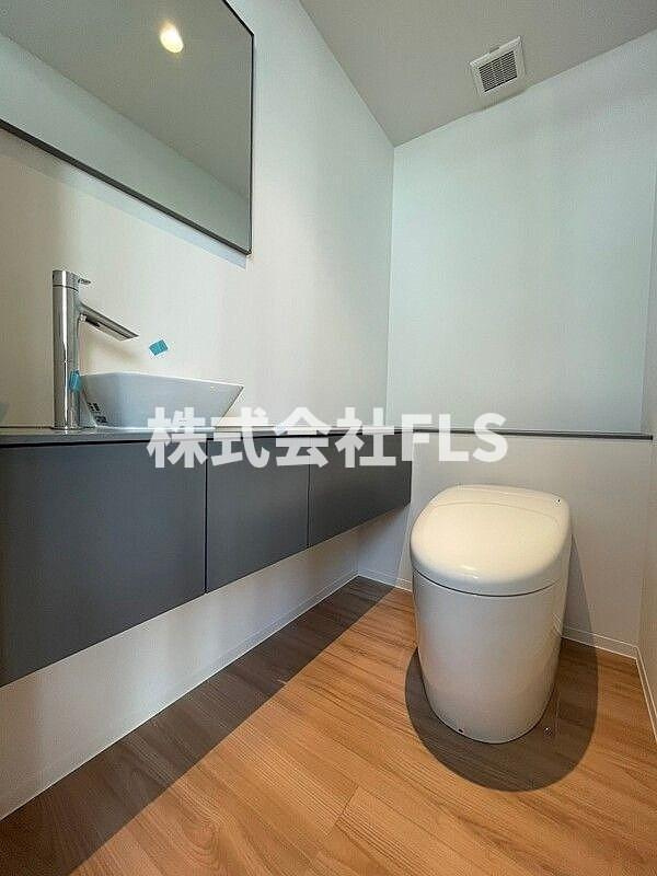 港区元麻布３丁目の賃貸マンションのトイレ