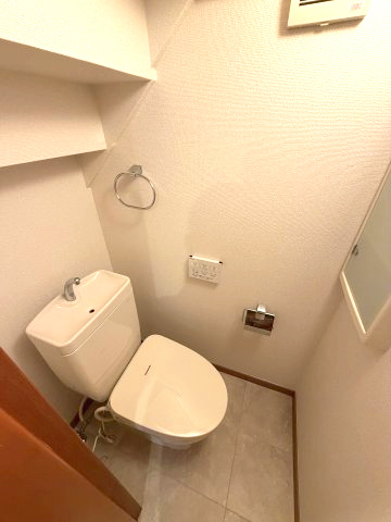 祐天寺戸建のトイレ|コンパクトで使いやすいトイレです