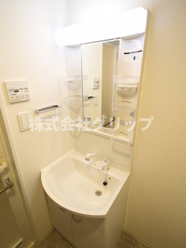 スパシエ東神奈川の独立洗面台