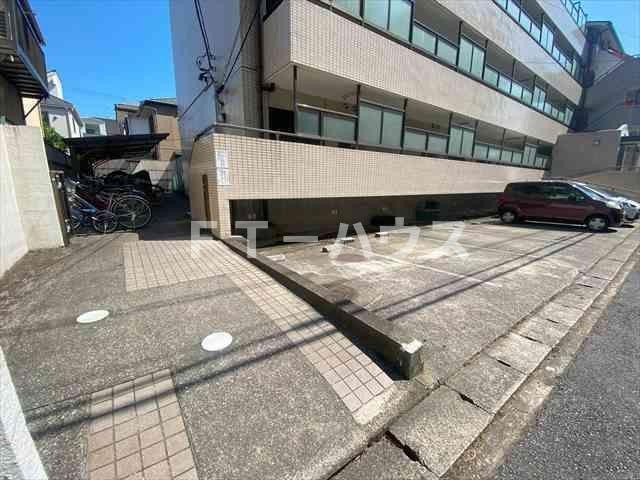フローラル行徳のエントランス