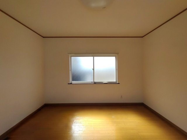 フライハイト島田の洋室