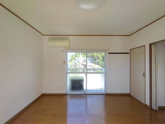 フライハイト島田の洋室