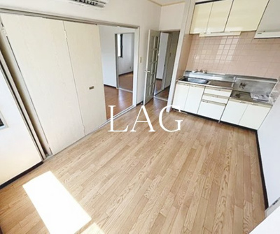 【居間・リビング】 | サンライズシナサン | 洋室のお部屋です。