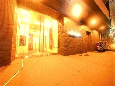 横浜市南区宮元町１丁目の賃貸マンションの外観|2016年築のRCマンションです。