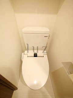 横浜市南区宮元町１丁目の賃貸マンションのトイレ