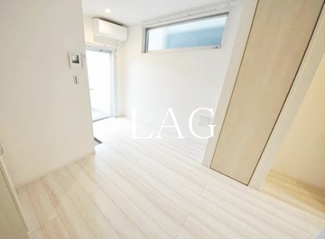 【居間・リビング】 | ＭＥＬＤＩＡ梅田 | 洋室のお部屋です。