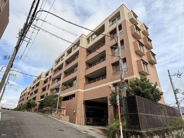 サンメゾン枚方朝日丘かえで館の外観