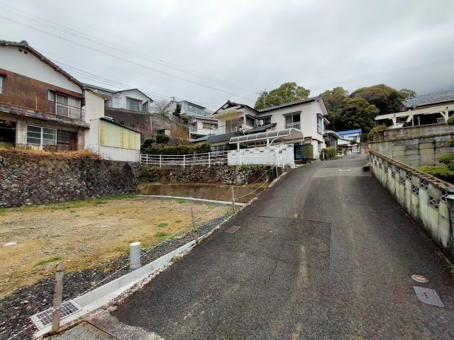 黒髪町土地（695-2他）の前面道路含む現地写真