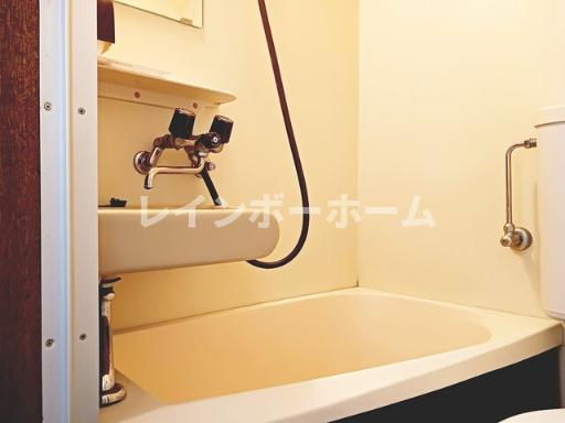 吉敷ビルの浴室
