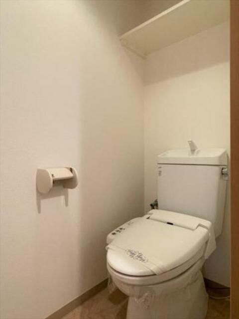 グランハイツ東新宿のトイレ