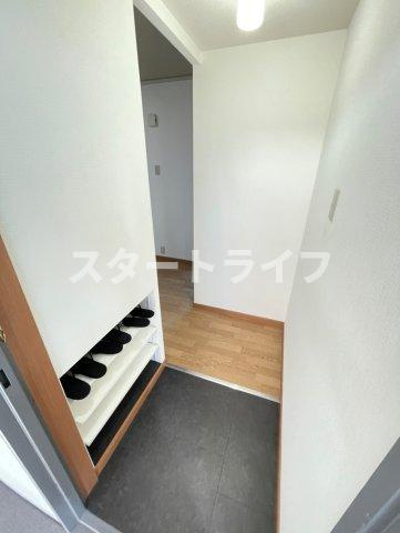大阪市淀川区西三国１丁目の賃貸マンションの玄関