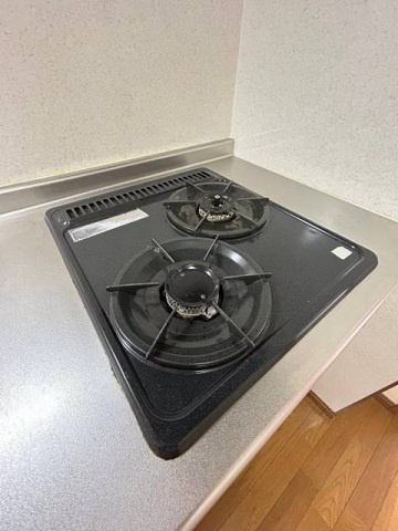 フラット府中のキッチン|2口ガスコンロ