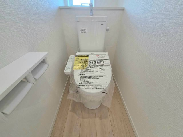 秋田市牛島西第8のトイレ|トイレは各階に設置！来客時も気兼ねなく使い分けられます♪
