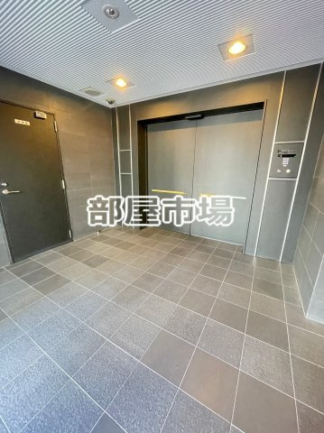 コンシェリア上野のロビー