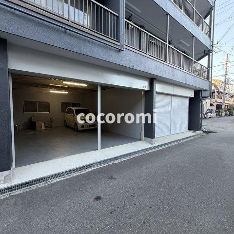D2ハウス若江岩田の駐車場