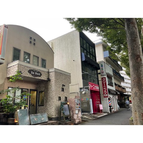 鈴木ビルの外観