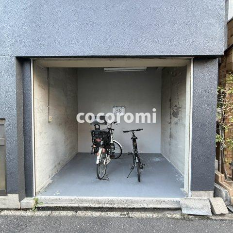 D2ハウス若江岩田の駐車場
