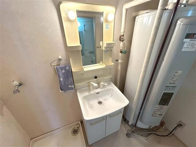 マンションニュー本郷の独立洗面台