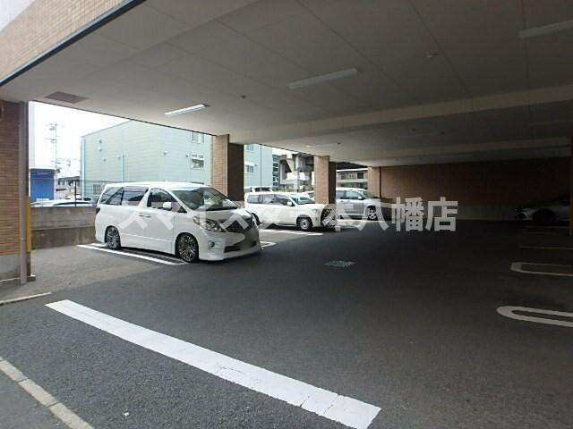 ＬＥＯ伍拾伍番館の駐車場