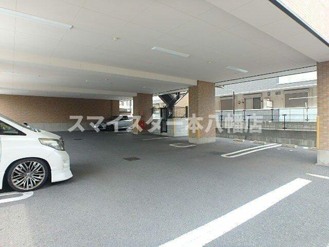 ＬＥＯ伍拾伍番館の駐車場